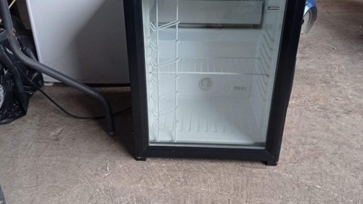 Camlı minibar