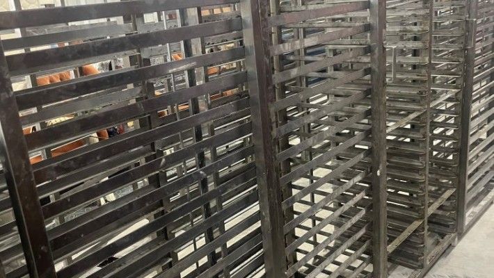 Tepsi taşıma arabası